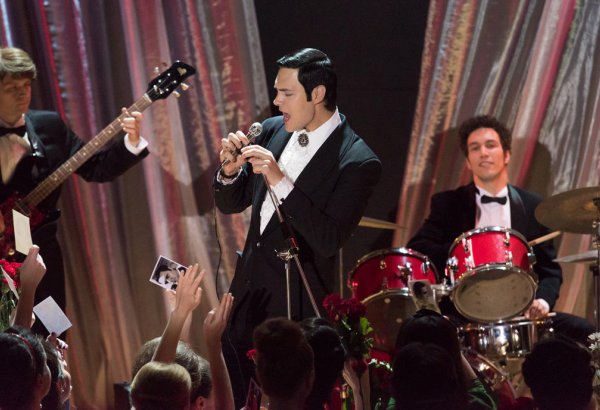 Милош Бикович рассказал об образе Муслима Магомаева и съемках в Азербайджане (ФОТО)