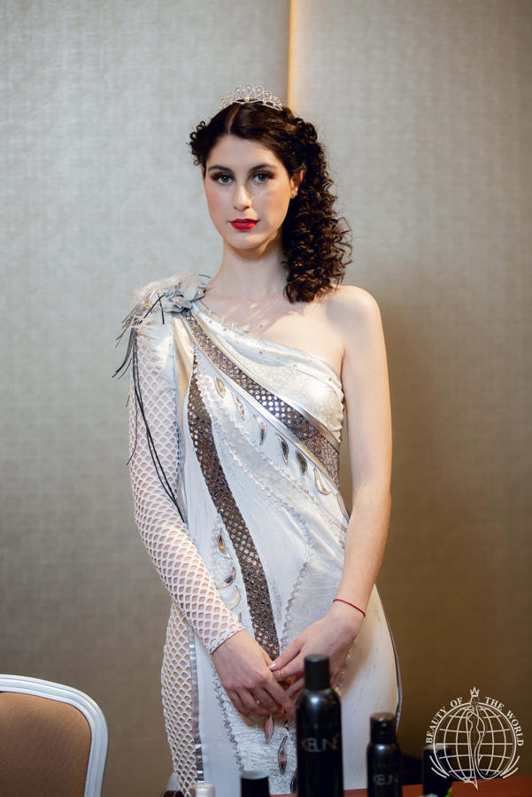 Лучшие в Баку! Определены чемпионы мира по свадебной прическе, макияжу и дизайну (ВИДЕО, ФОТО)