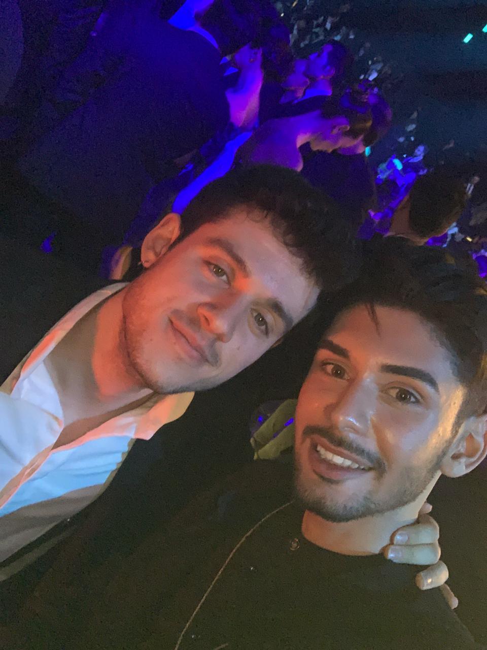 Азербайджанский певец в окружении звезд турецкого кино (ФОТО)