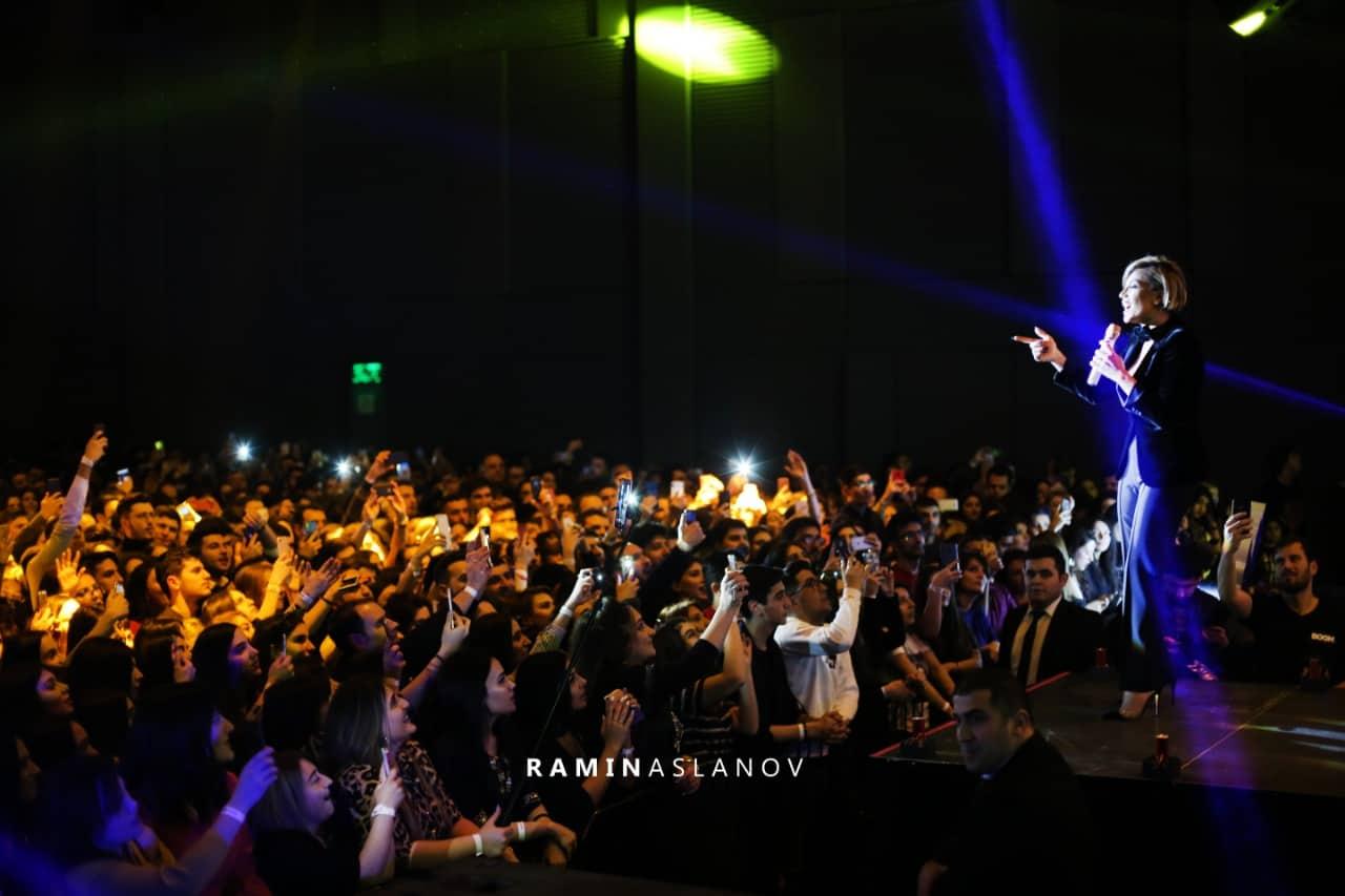 На концерте Ройи Айхан и Мири Юсифа зритель сделал предложение руки и сердца (ФОТО)