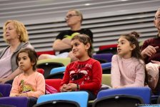 В Баку стартовал второй день соревнований Кубка мира по прыжкам на батуте и тамблингу (ФОТО)