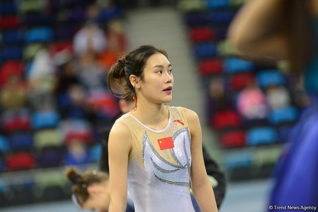 В Баку стартовал второй день соревнований Кубка мира по прыжкам на батуте и тамблингу (ФОТО)