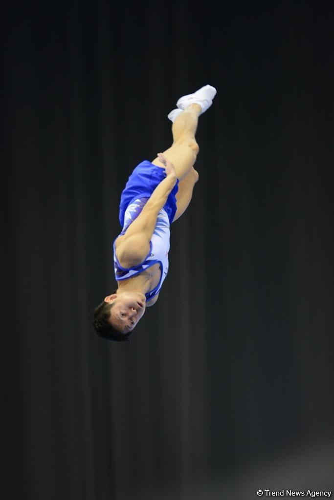 В Баку стартовал второй день соревнований Кубка мира по прыжкам на батуте и тамблингу (ФОТО)