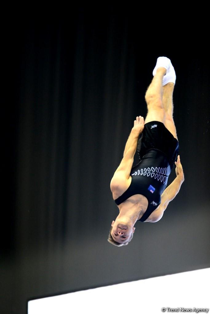 В Баку стартовал второй день соревнований Кубка мира по прыжкам на батуте и тамблингу (ФОТО)