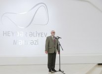 Вице-президент Фонда Гейдара Алиева Лейла Алиева приняла участие в торжественном открытии выставки российских художников-авангардистов в Баку (ФОТО)