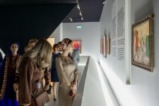 Вице-президент Фонда Гейдара Алиева Лейла Алиева приняла участие в торжественном открытии выставки российских художников-авангардистов в Баку (ФОТО)