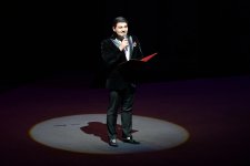 Калейдоскоп светового шоу в Баку - медузы, человечки, прикольные роботы (ФОТО)