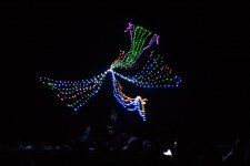 Калейдоскоп светового шоу в Баку - медузы, человечки, прикольные роботы (ФОТО)