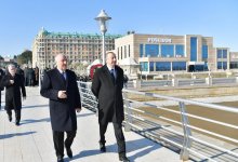 Президент Ильхам Алиев встретился на приморском бульваре Сумгайыта с жителями города (ФОТО)