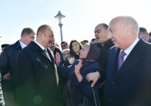 Президент Ильхам Алиев встретился на приморском бульваре Сумгайыта с жителями города (ФОТО)