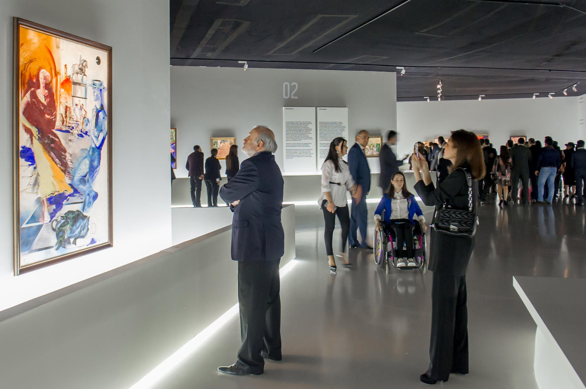 Вице-президент Фонда Гейдара Алиева Лейла Алиева приняла участие в торжественном открытии выставки российских художников-авангардистов в Баку (ФОТО)