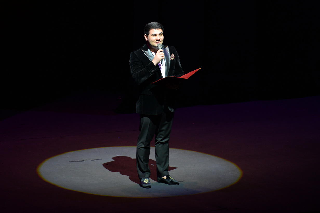 Калейдоскоп светового шоу в Баку - медузы, человечки, прикольные роботы (ФОТО)