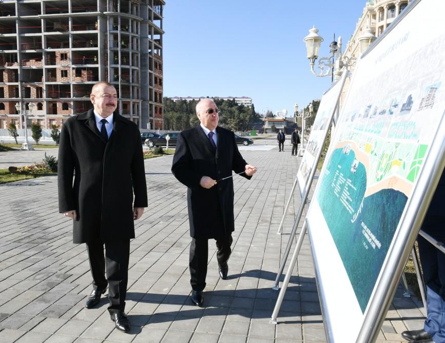 Президент Ильхам Алиев встретился на приморском бульваре Сумгайыта с жителями города (ФОТО)