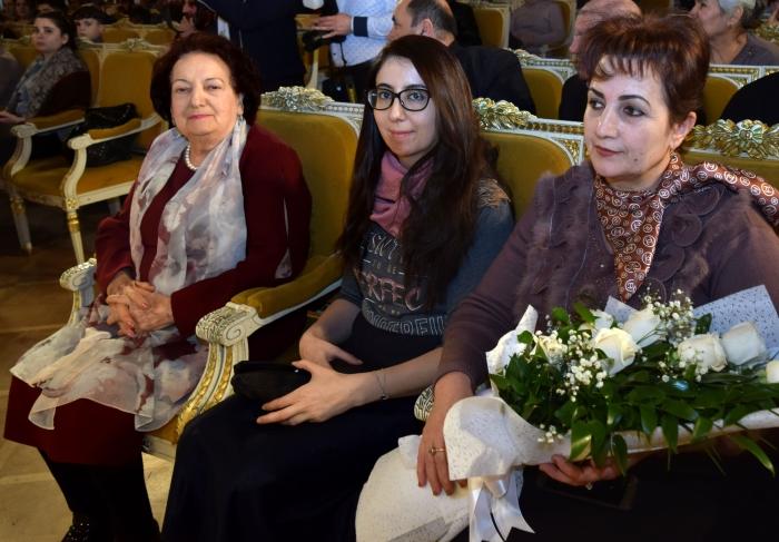 Как поддерживают молодые таланты Азербайджана (ФОТО)