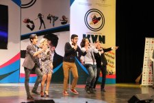 Агиль М.Гулиев вышел на боксерский поединок со студентом (ФОТО)