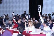 Агиль М.Гулиев вышел на боксерский поединок со студентом (ФОТО)