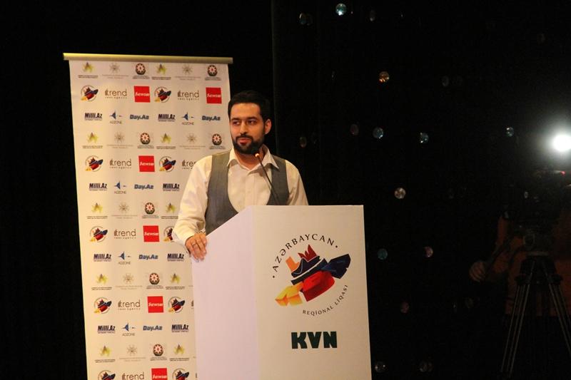 Агиль М.Гулиев вышел на боксерский поединок со студентом (ФОТО)