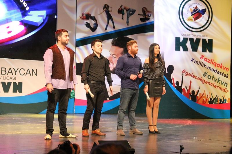 Агиль М.Гулиев вышел на боксерский поединок со студентом (ФОТО)