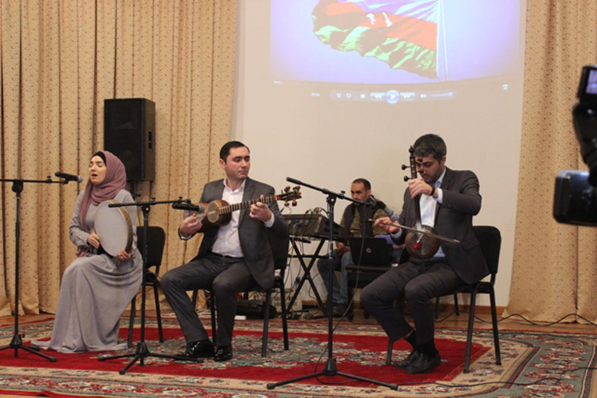 Юные музыканты выступили с концертом "Ana Vətən" (ФОТО)