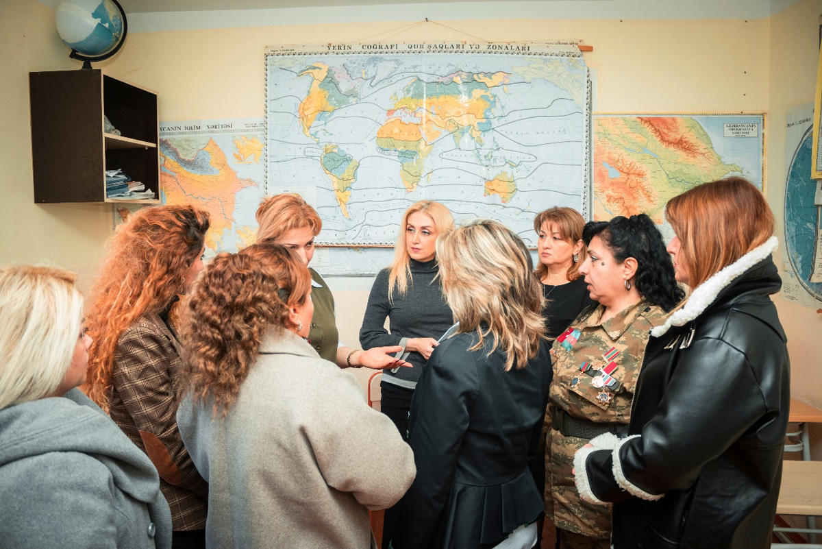 В Ходжалинской школе состоялась презентация книги "Ходжалы: Рассказывают свидетели" (ФОТО)