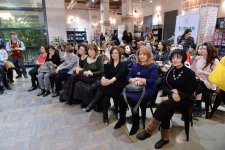 Как куклы влияют на развитие детей – театрализованные сценки в Баку (ФОТО)