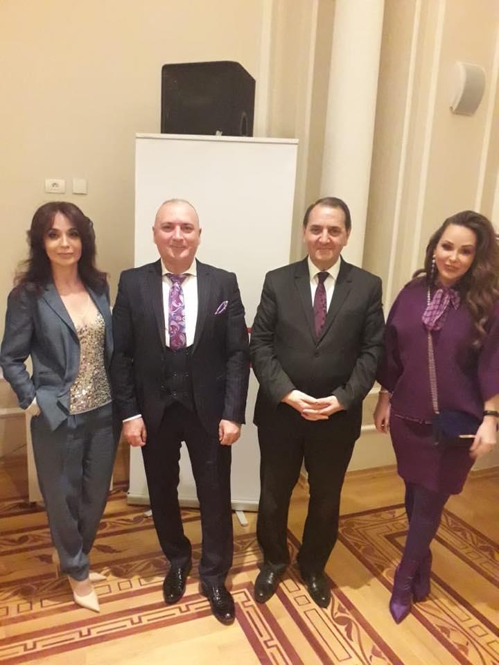 Автор 11 бестселлеров раскрыл в Баку секреты успеха (ФОТО)