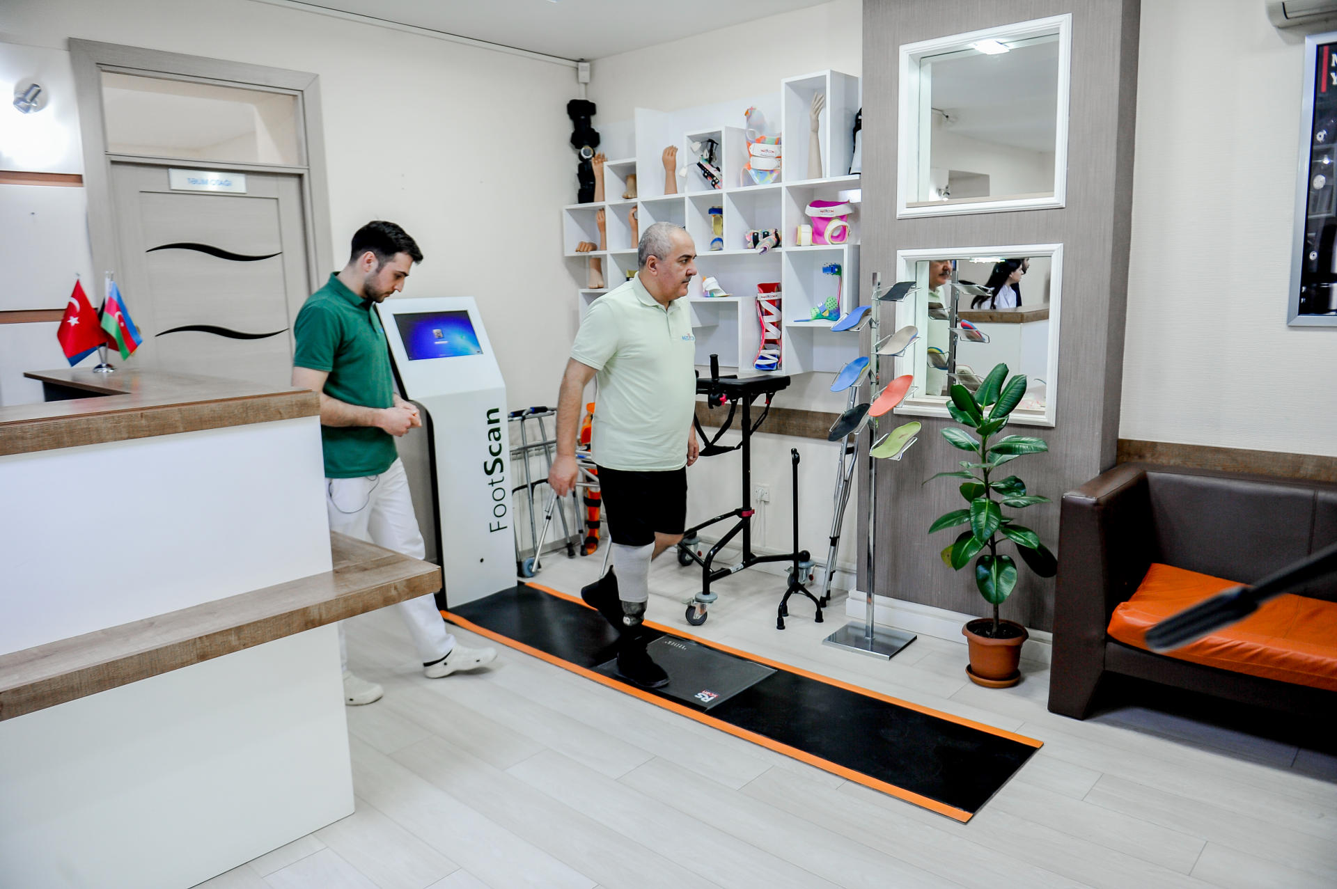 По поручению Первого вице-президента Азербайджана Мехрибан Алиевой еще одна группа инвалидов Карабахской войны обеспечена высокотехнологичными протезами (ФОТО)