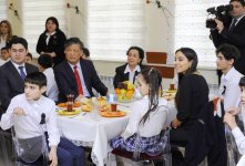 Вице-президент Фонда Гейдара Алиева Лейла Алиева встретилась с воспитанниками детдома в Сураханском районе Баку (ФОТО)