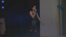 Азербайджанки перевоплотились в Николь Кидман и Кристину Агилеру - Best Musical Shows (ФОТО)