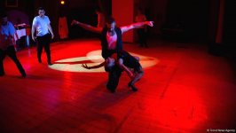 Азербайджанки перевоплотились в Николь Кидман и Кристину Агилеру - Best Musical Shows (ФОТО)