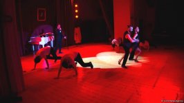 Азербайджанки перевоплотились в Николь Кидман и Кристину Агилеру - Best Musical Shows (ФОТО)