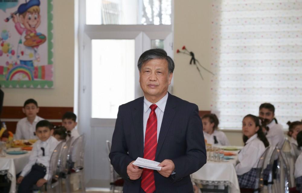 Вице-президент Фонда Гейдара Алиева Лейла Алиева встретилась с воспитанниками детдома в Сураханском районе Баку (ФОТО)