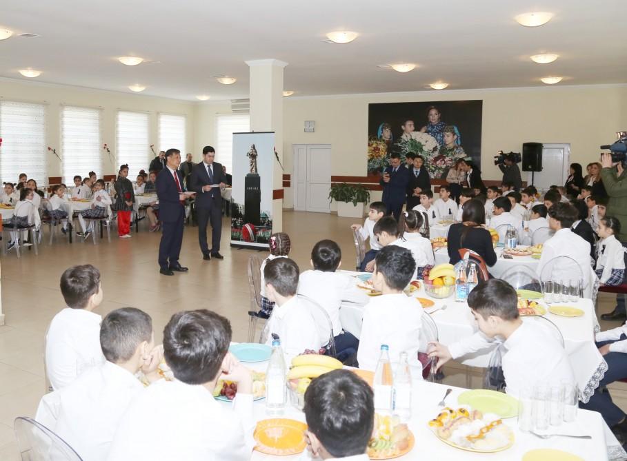 Вице-президент Фонда Гейдара Алиева Лейла Алиева встретилась с воспитанниками детдома в Сураханском районе Баку (ФОТО)