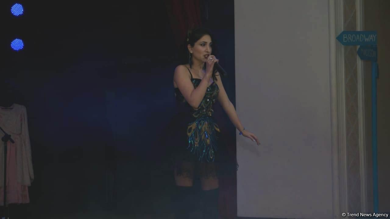 Азербайджанки перевоплотились в Николь Кидман и Кристину Агилеру - Best Musical Shows (ФОТО)