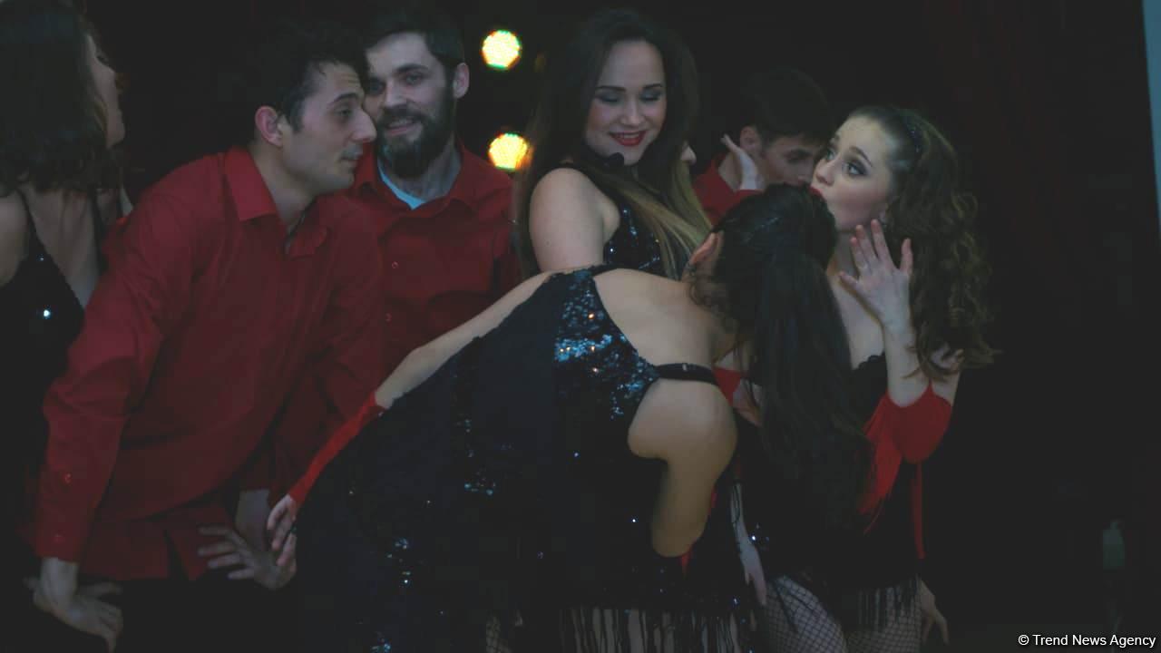 Азербайджанки перевоплотились в Николь Кидман и Кристину Агилеру - Best Musical Shows (ФОТО)