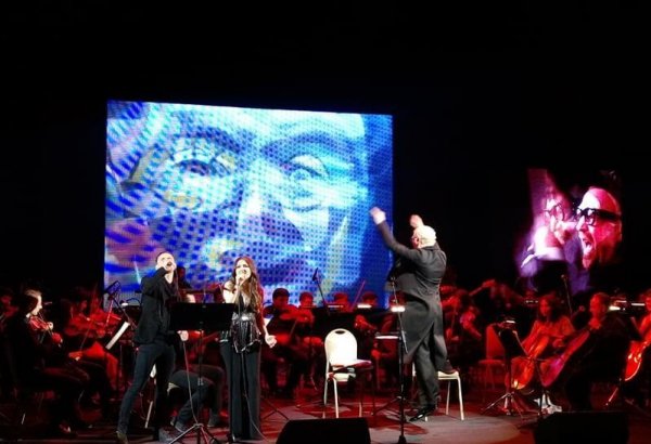 Гайнана, Крестный отец и Звездные войны – танцующие инструменты в Баку (ВИДЕО, ФОТО)