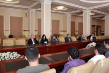 Шутки в сторону: известный российский КВНщик провел в Баку мастер-класс (ФОТО)