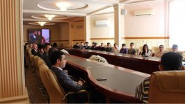 Шутки в сторону: известный российский КВНщик провел в Баку мастер-класс (ФОТО)