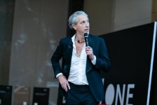 Баку посетил великий мистификатор "Леди Гага от дизайна" (ФОТО)