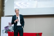 Баку посетил великий мистификатор "Леди Гага от дизайна" (ФОТО)