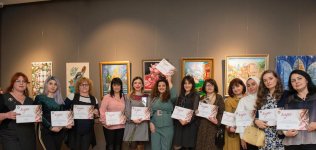 Азербайджанские девушки в волшебном марте: Пока от мужчин ждешь подарка… (ФОТО)