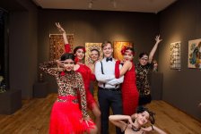 Азербайджанские девушки в волшебном марте: Пока от мужчин ждешь подарка… (ФОТО)