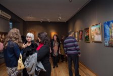 Азербайджанские девушки в волшебном марте: Пока от мужчин ждешь подарка… (ФОТО)