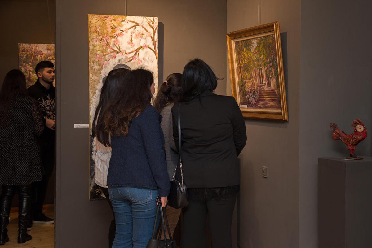 Азербайджанские девушки в волшебном марте: Пока от мужчин ждешь подарка… (ФОТО)