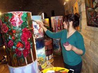 В честь 8 марта на металлических бочках в Баку "расцвели" цветы (ФОТО)