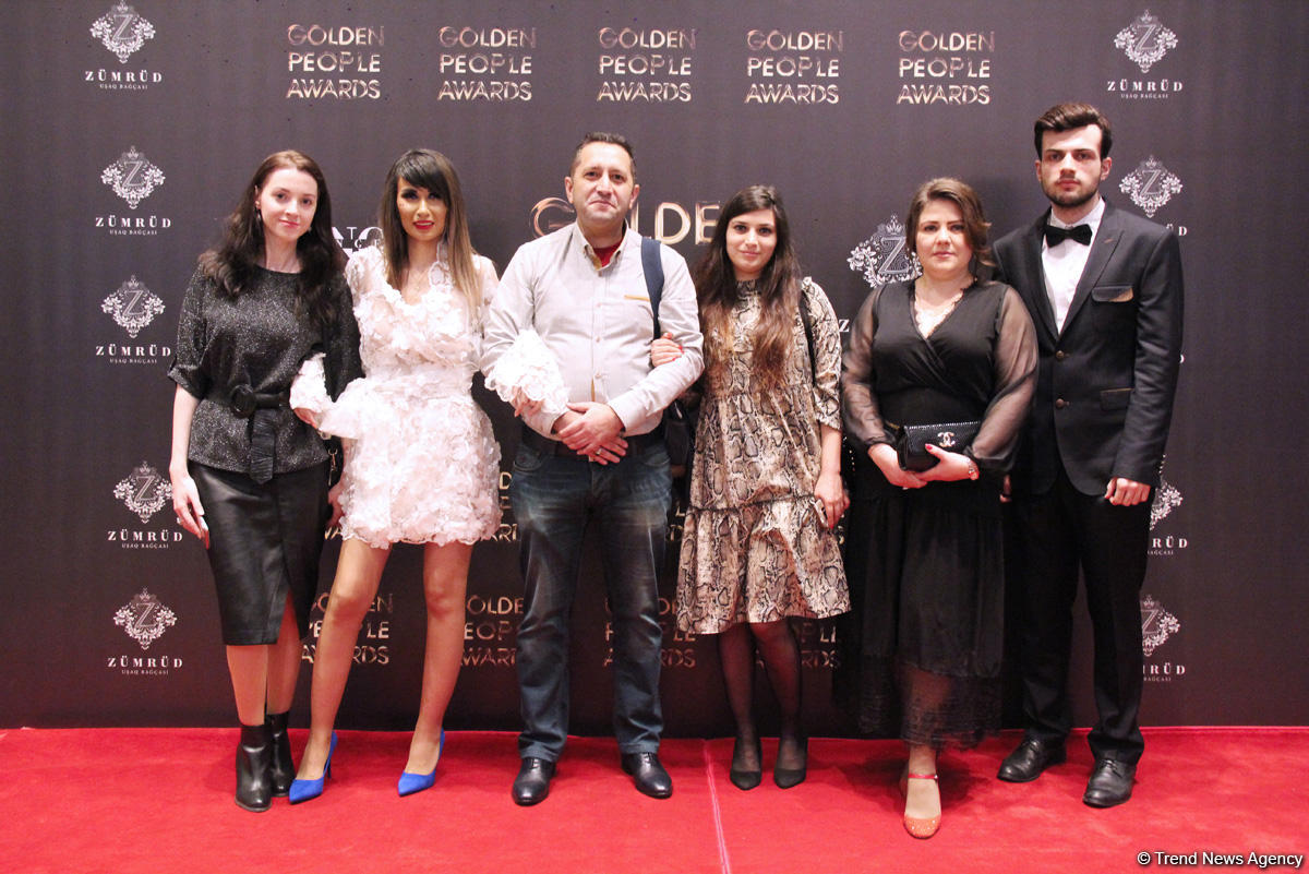 В Баку прошла церемония награждения "Золотые люди" – красная дорожка, звезды (ФОТО)
