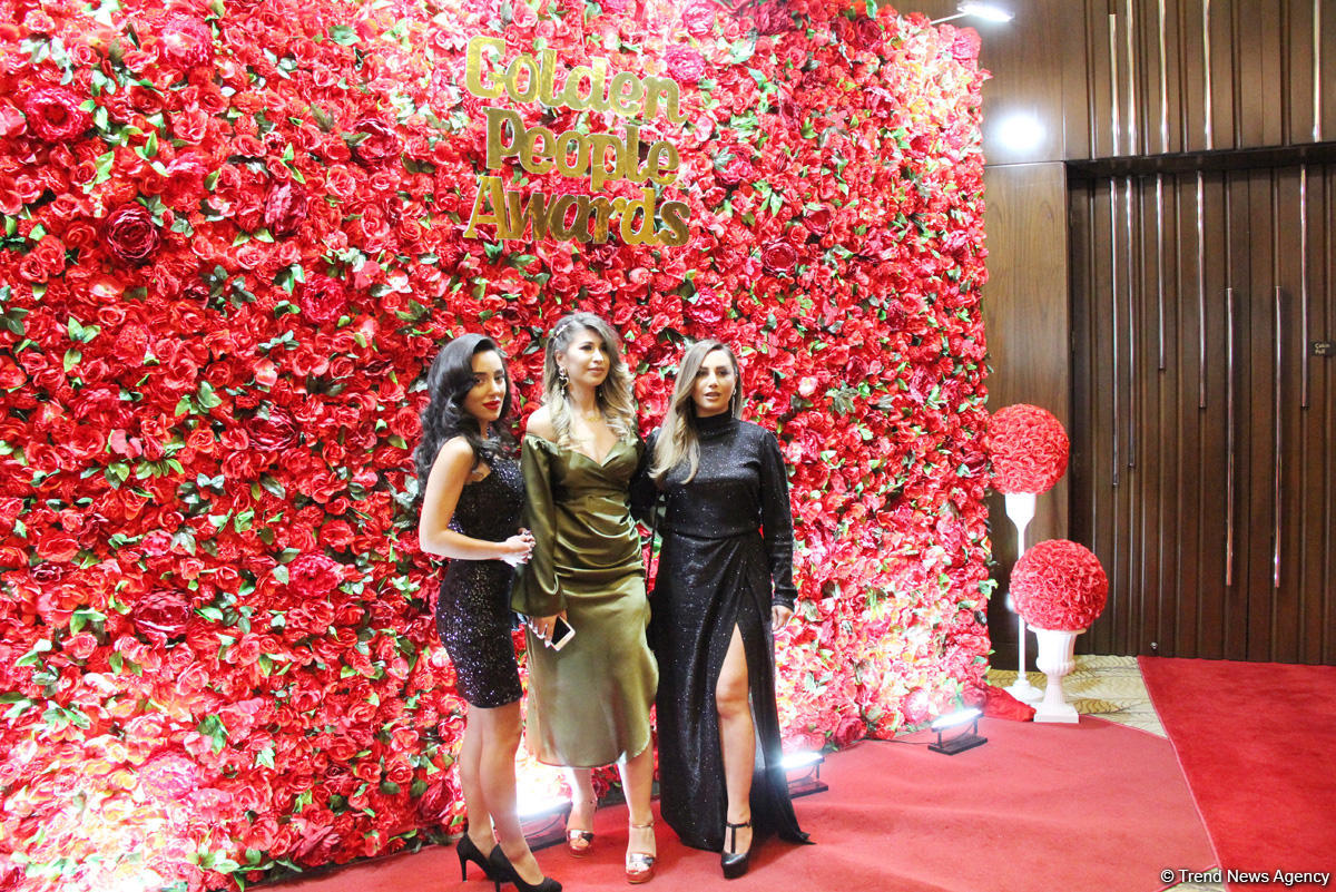 В Баку прошла церемония награждения "Золотые люди" – красная дорожка, звезды (ФОТО)