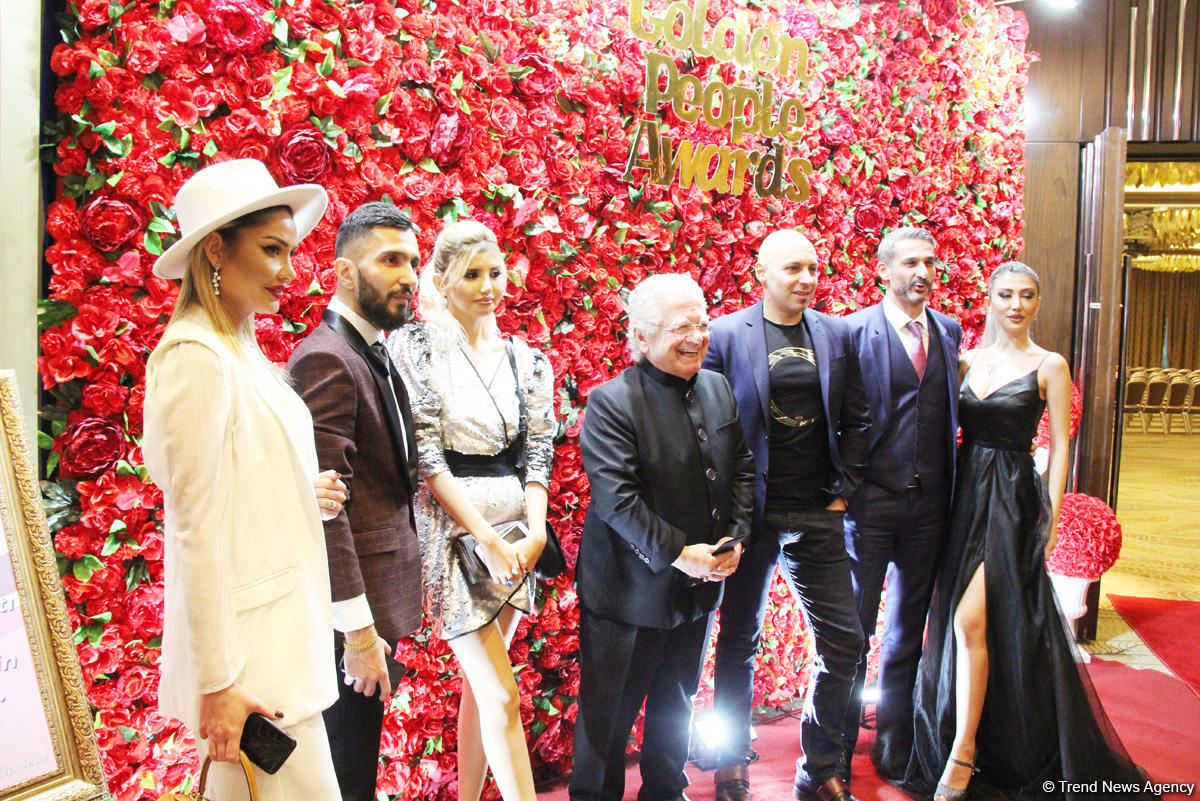 В Баку прошла церемония награждения "Золотые люди" – красная дорожка, звезды (ФОТО)