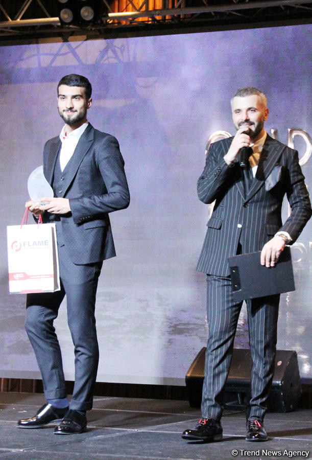 В Баку прошла церемония награждения "Золотые люди" – красная дорожка, звезды (ФОТО)