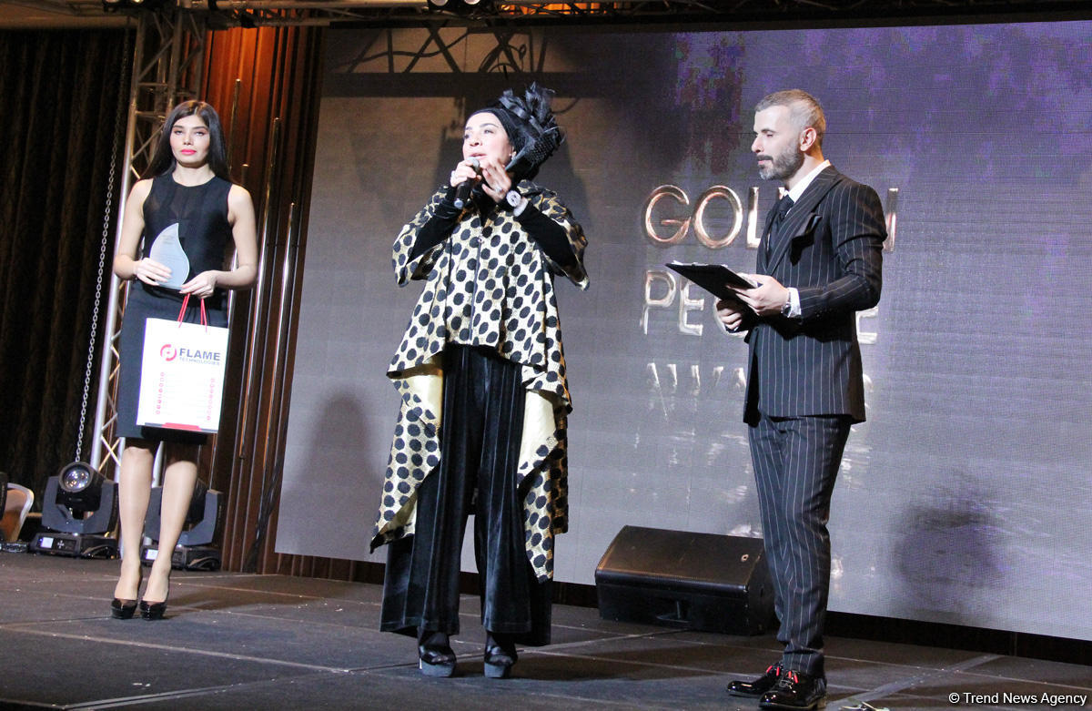 В Баку прошла церемония награждения "Золотые люди" – красная дорожка, звезды (ФОТО)